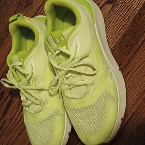 Under Armour Sneakers